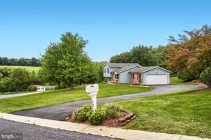5350 Pommel Dr, Mount Airy, MD 21771 - Photo 2