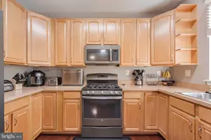 216 Hobbitts Ln, Westminster, MD 21158 - Photo 6