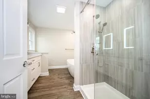 405 Collins Ave, Hurlock, MD 21643 - Photo 16