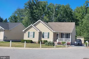 825 Ames Ct, Cambridge, MD 21613 - Photo 2