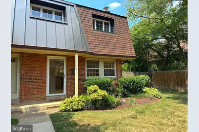 411 Hampton Court #147, Falls Church, VA 22046 - Photo 1