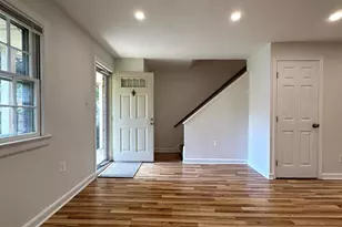 411 Hampton Ct, Falls Church, VA 22046 - Photo 2