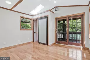 997 N Sycamore Street N, Falls Church, VA 22046 - Photo 34