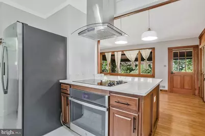 997 N Sycamore Street N, Falls Church, VA 22046 - Photo 24