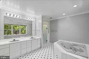 403 N West St, Falls Church, VA 22046 - Photo 32