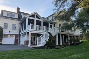 212 Forest Dr, Falls Church, VA 22046 - Photo 8