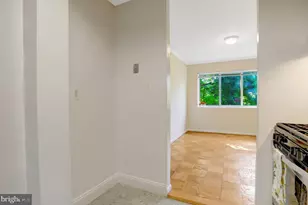 200 N Maple Ave, Falls Church, VA 22046 - Photo 32