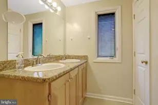209 Tyson Dr, Falls Church, VA 22046 - Photo 30