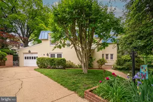 201 Garden Ct, Falls Church, VA 22046 - Photo 2