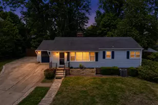 998 N Roosevelt St, Falls Church, VA 22046 - Photo 2