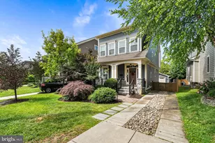1203B Lincoln Ave, Falls Church, VA 22046 - Photo 2