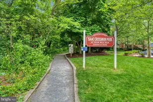 126 Gresham Pl, Falls Church, VA 22046 - Photo 52