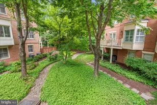 126 Gresham Pl, Falls Church, VA 22046 - Photo 44