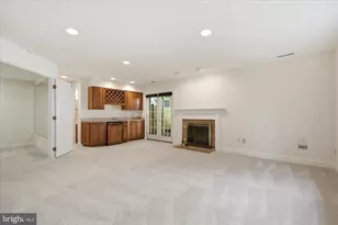 126 Gresham Pl, Falls Church, VA 22046 - Photo 36