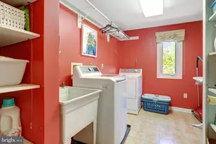 209 Tyson Dr, Falls Church, VA 22046 - Photo 46