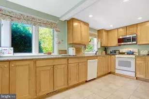 209 Tyson Dr, Falls Church, VA 22046 - Photo 16