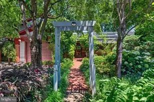 997 N Sycamore St, Falls Church, VA 22046 - Photo 56