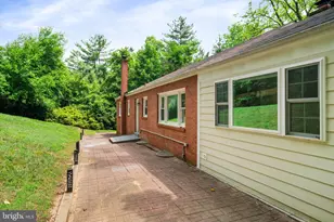 709 E Broad St, Falls Church, VA 22046 - Photo 36