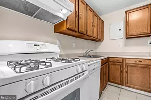 200 N Maple Ave, Falls Church, VA 22046 - Photo 10