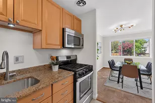 200 N Maple Ave, Falls Church, VA 22046 - Photo 10