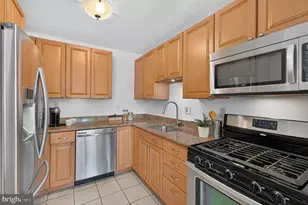 200 N Maple Ave, Falls Church, VA 22046 - Photo 8