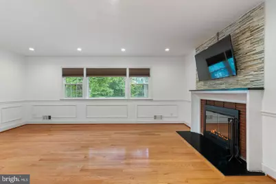 709 E Broad Street, Falls Church, VA 22046 - Photo 4