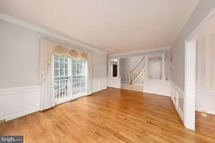 101 Gresham Pl, Falls Church, VA 22046 - Photo 6