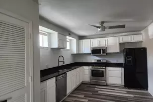 606 Stuart St, Fredericksburg, VA 22401 - Photo 1