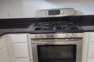 606 Stuart St, Fredericksburg, VA 22401 - Photo 2