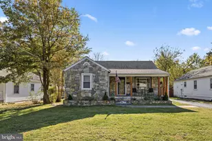 226 Hillcrest Dr, Fredericksburg, VA 22401 - Photo 2