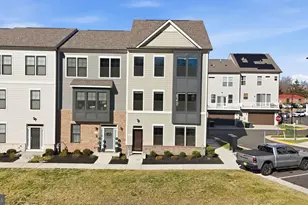 121 Kinross Ln, Fredericksburg, VA 22401 - Photo 2