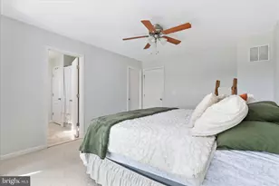 1216 Hudgins Farm Cir, Fredericksburg, VA 22408 - Photo 18