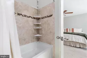 1216 Hudgins Farm Cir, Fredericksburg, VA 22408 - Photo 22