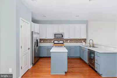 1216 Hudgins Farm Circle, Fredericksburg, VA 22408 - Photo 4