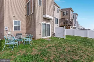 1216 Hudgins Farm Cir, Fredericksburg, VA 22408 - Photo 32