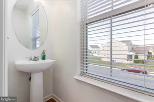 1216 Hudgins Farm Cir, Fredericksburg, VA 22408 - Photo 16