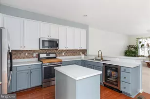 1216 Hudgins Farm Cir, Fredericksburg, VA 22408 - Photo 6