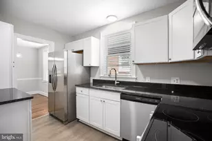 1213 Stafford Ave, Fredericksburg, VA 22401 - Photo 2