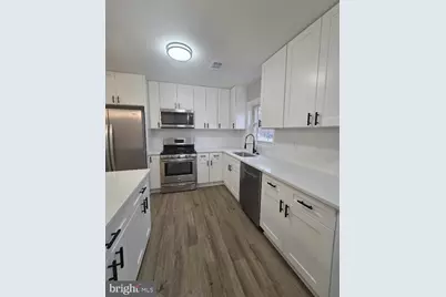 407 Greenbrier Court #407, Fredericksburg, VA 22401 - Photo 2