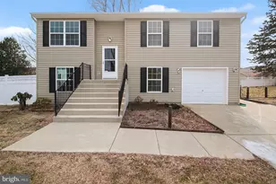1002 Martingale Ct, Fredericksburg, VA 22401 - Photo 4