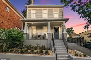 202 Frederick St, Fredericksburg, VA 22401 - Photo 1