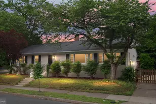 1321 Dandridge St, Fredericksburg, VA 22401 - Photo 2