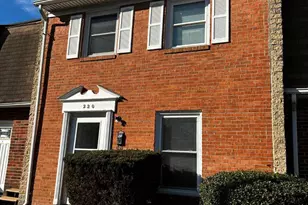 220 Ivanhoe Ct, Fredericksburg, VA 22401 - Photo 1