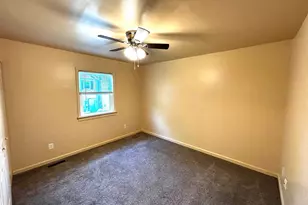 220 Ivanhoe Ct, Fredericksburg, VA 22401 - Photo 10