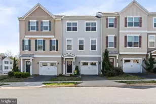 1428 Hudgins Farm Cir, Fredericksburg, VA 22408 - Photo 2