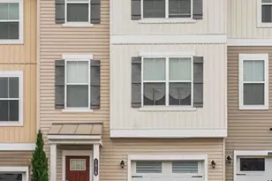 1418 Hudgins Farm Cir, Fredericksburg, VA 22408 - Photo 2