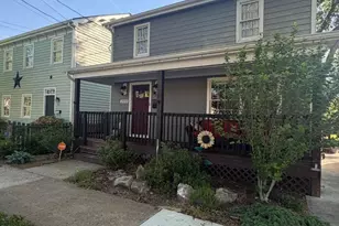 209 Prince Edward St, Fredericksburg, VA 22401 - Photo 2