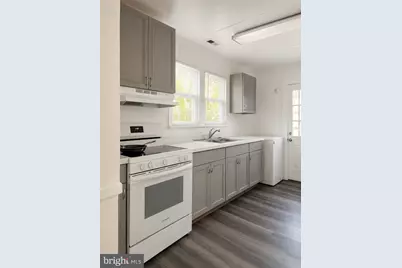 807 Wolfe Street #B, Fredericksburg, VA 22401 - Photo 2