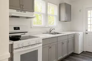 807 Wolfe St, Fredericksburg, VA 22401 - Photo 2