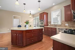 1002 W Kensington Cir, Fredericksburg, VA 22401 - Photo 14
